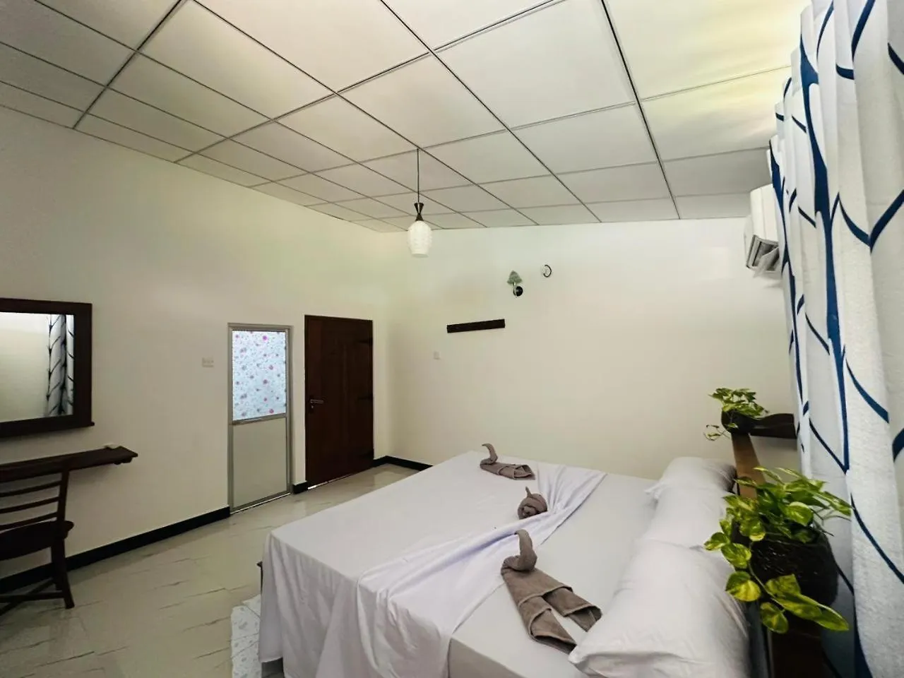 B&B Prem Villa - Near Airport 니곰보