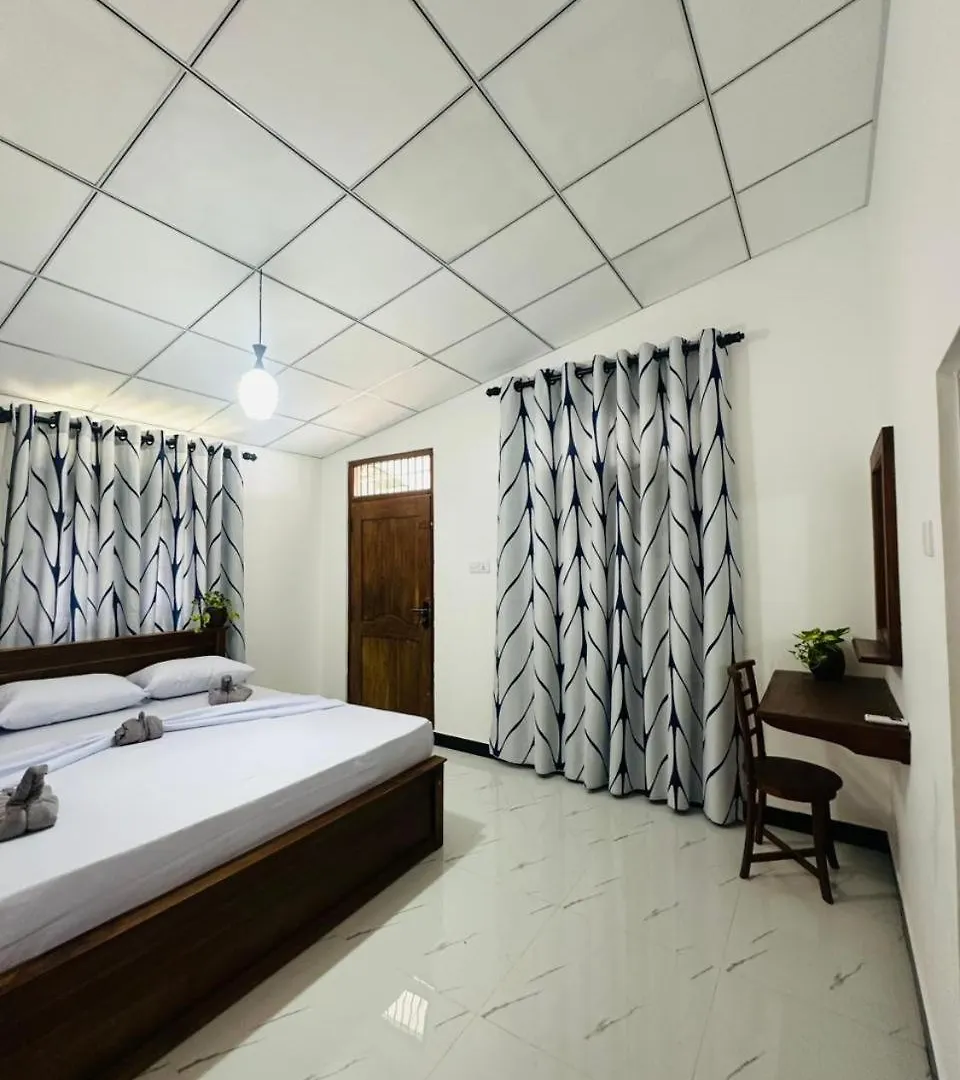 Prem Villa - Near Airport 니곰보 0*,  스리랑카